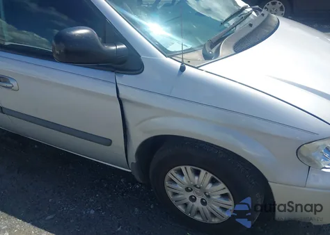 2007 Chrysler Town & Country from USA, damaged, VIN 1A4GJ45R17B188935